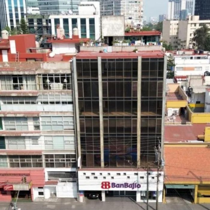 Renta de Local Comercial Mariano Escobedo