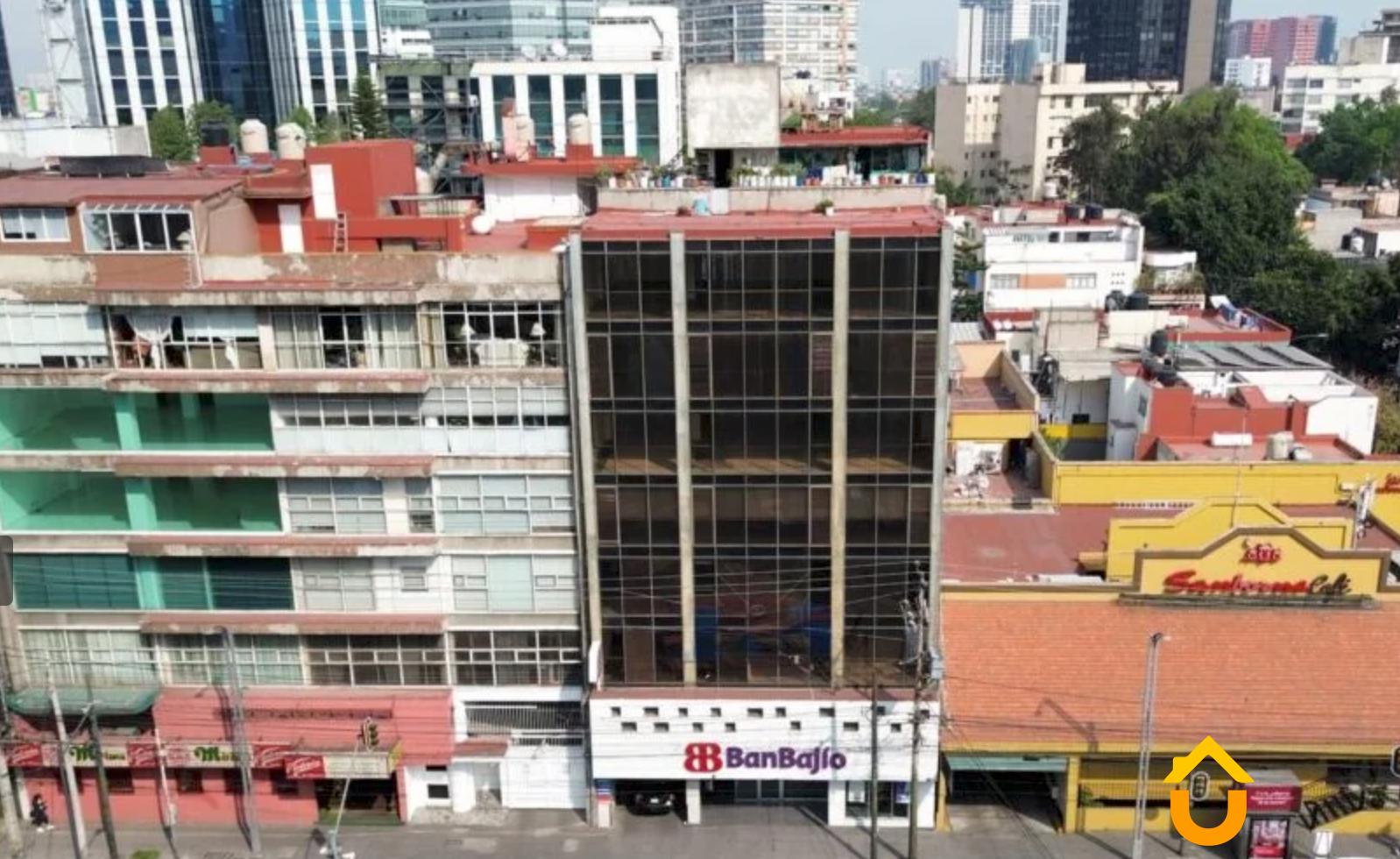 Renta de Local Comercial Mariano Escobedo